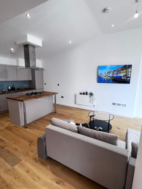 This Stylish Apartment Is Perfect Near Greenwich